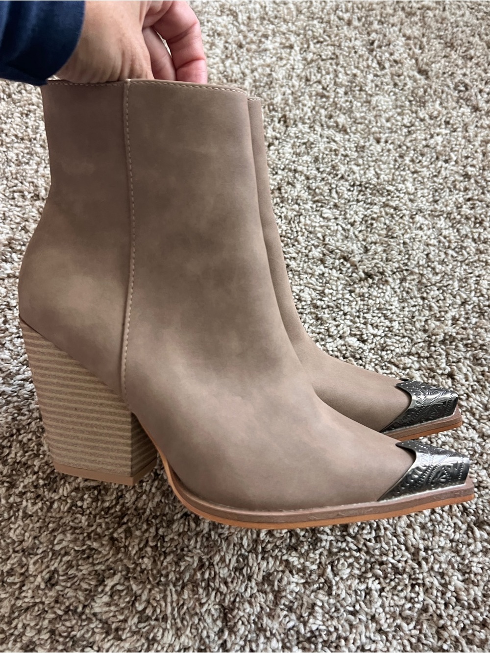 NWOT! Oasis Society Taupe Leather Block Heel Ankle Boots with Metal Toe - Picture 6 of 10